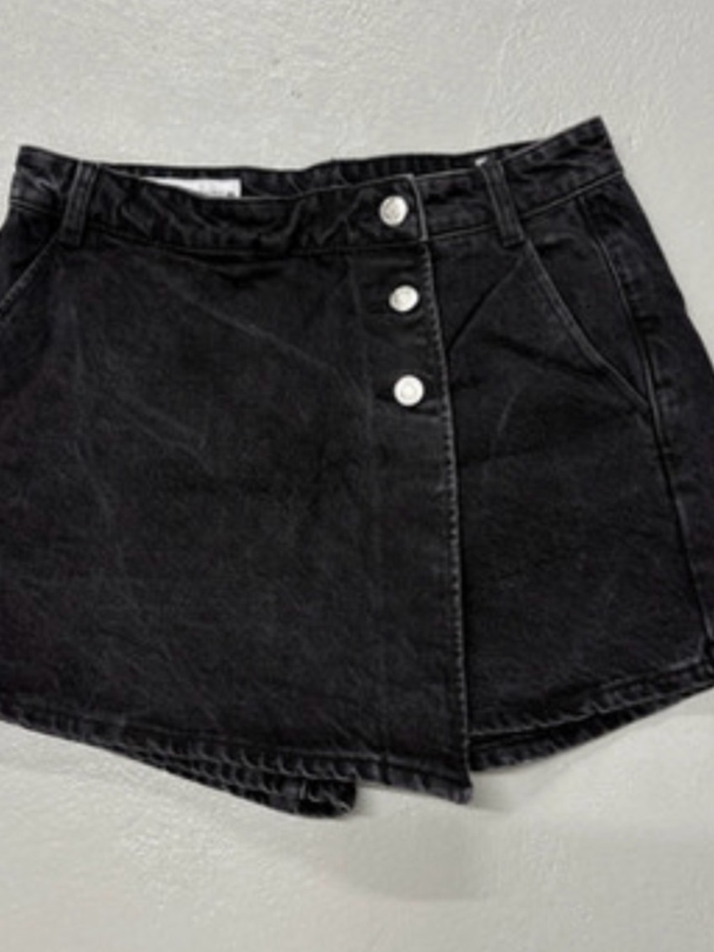 Zara Black Button-Front Denim Skort with Pocket Detail